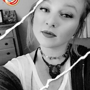 Meet your Posher, Dayna